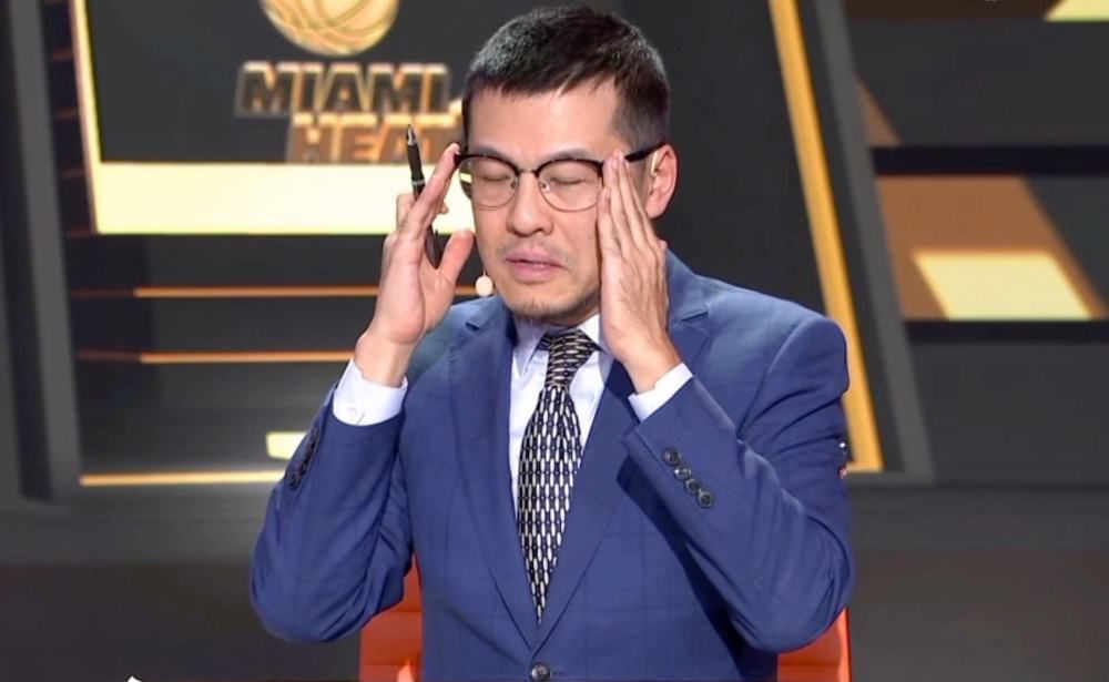 在剧照上，我们能看到《博物馆奇妙夜3》依旧遵循了前两集的路数，依旧把穿越和历史人物复活摆在 他们是谁？